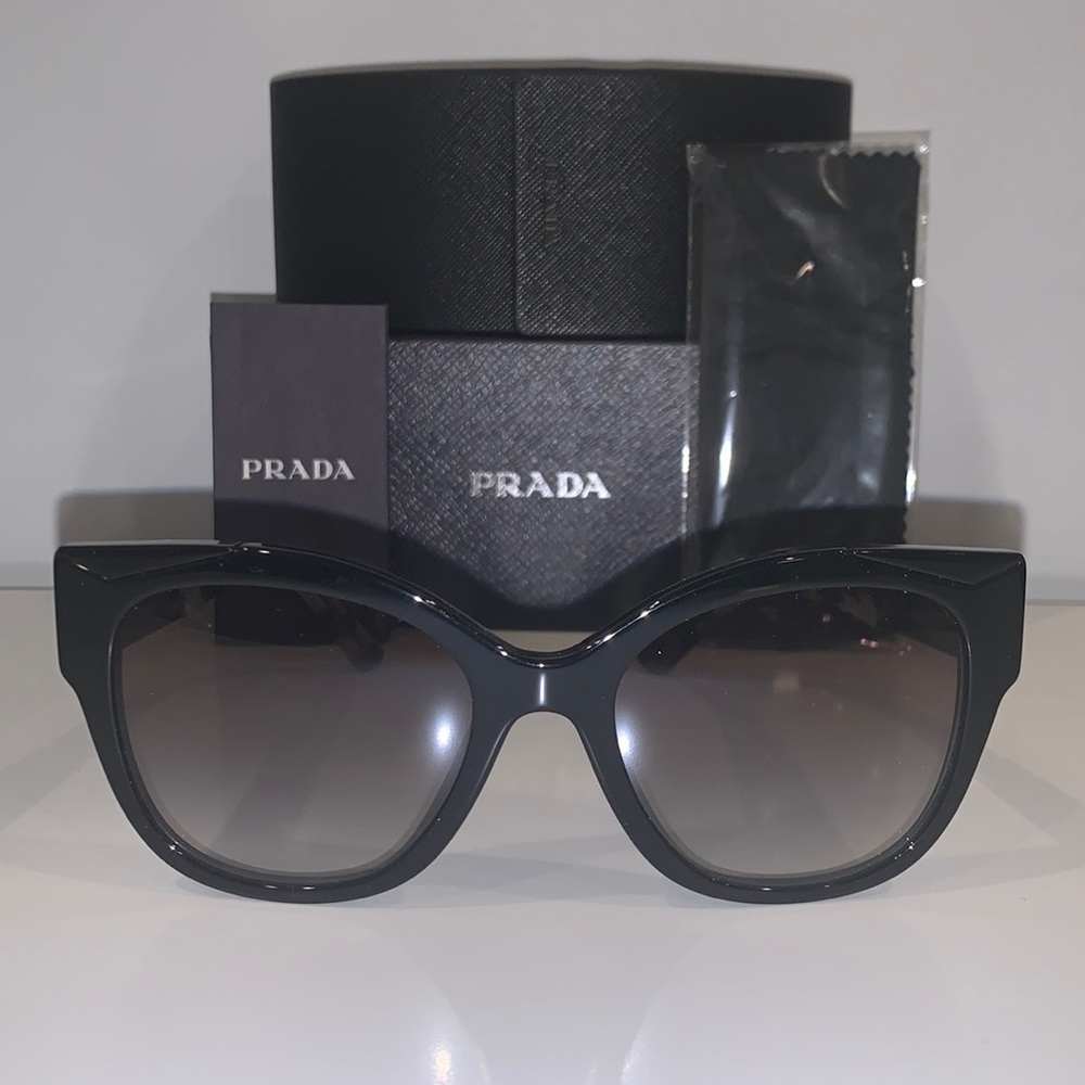 NWT Prada 02WS 1AB0A7 (54) women sunglasses comes with case and cloth